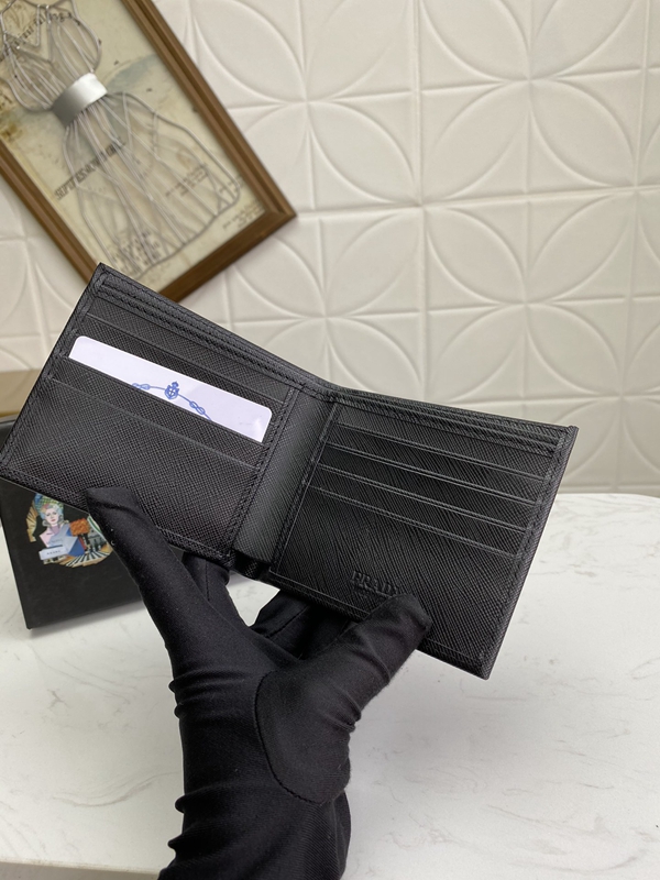 プラダ財布コピー角部分ディテール